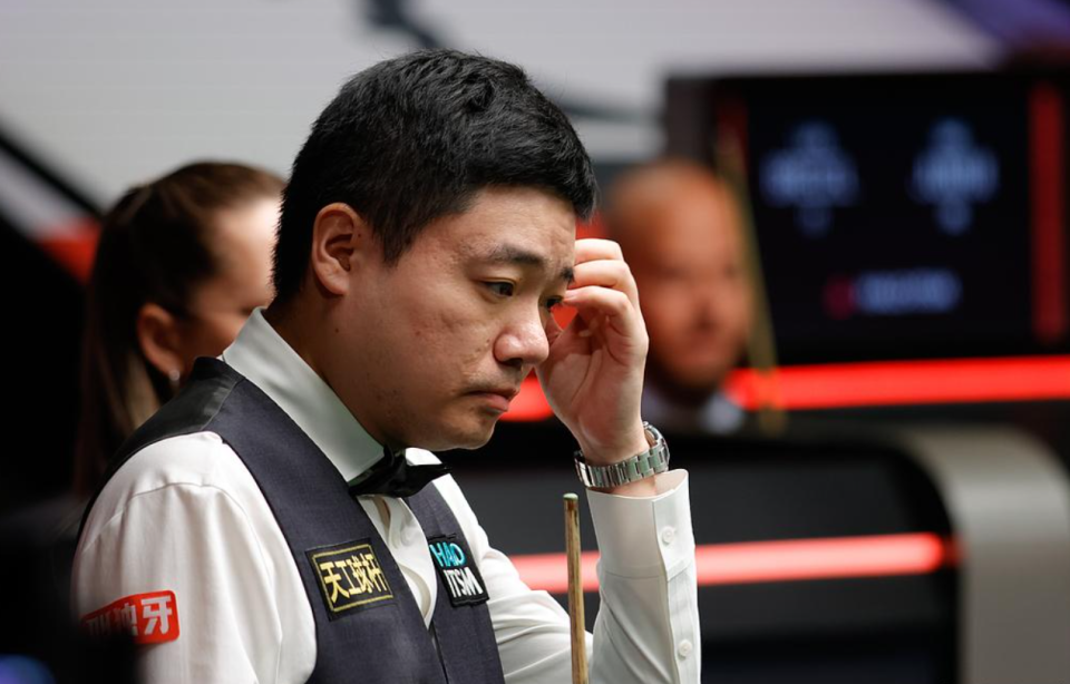 关于利物浦技术犯规送分，丁俊晖主帅怒摔战术板！的信息